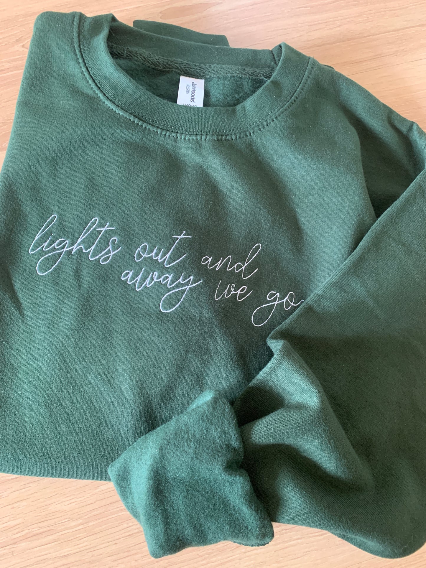 Second - Medium - Green Sweatshirt with 'Lights out' embroidery