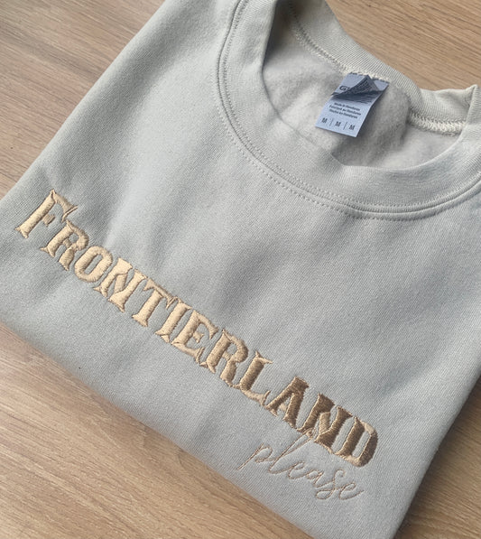 Sample - Medium - Sand Sweatshirt with 'Frontierland please' Design