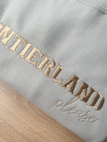 Sample - Medium - Sand Sweatshirt with 'Frontierland please' Design